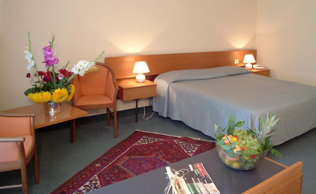 Locanda Alle Officine Buttrio Szoba fotó
