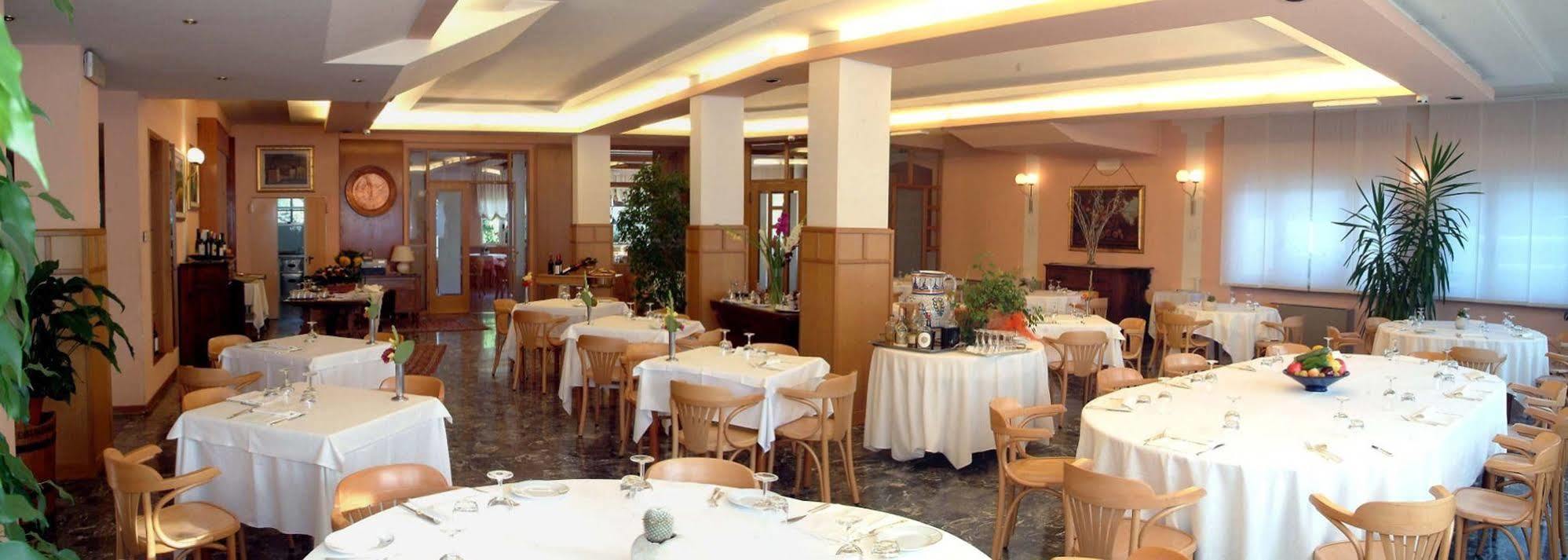 Locanda Alle Officine Buttrio Kültér fotó