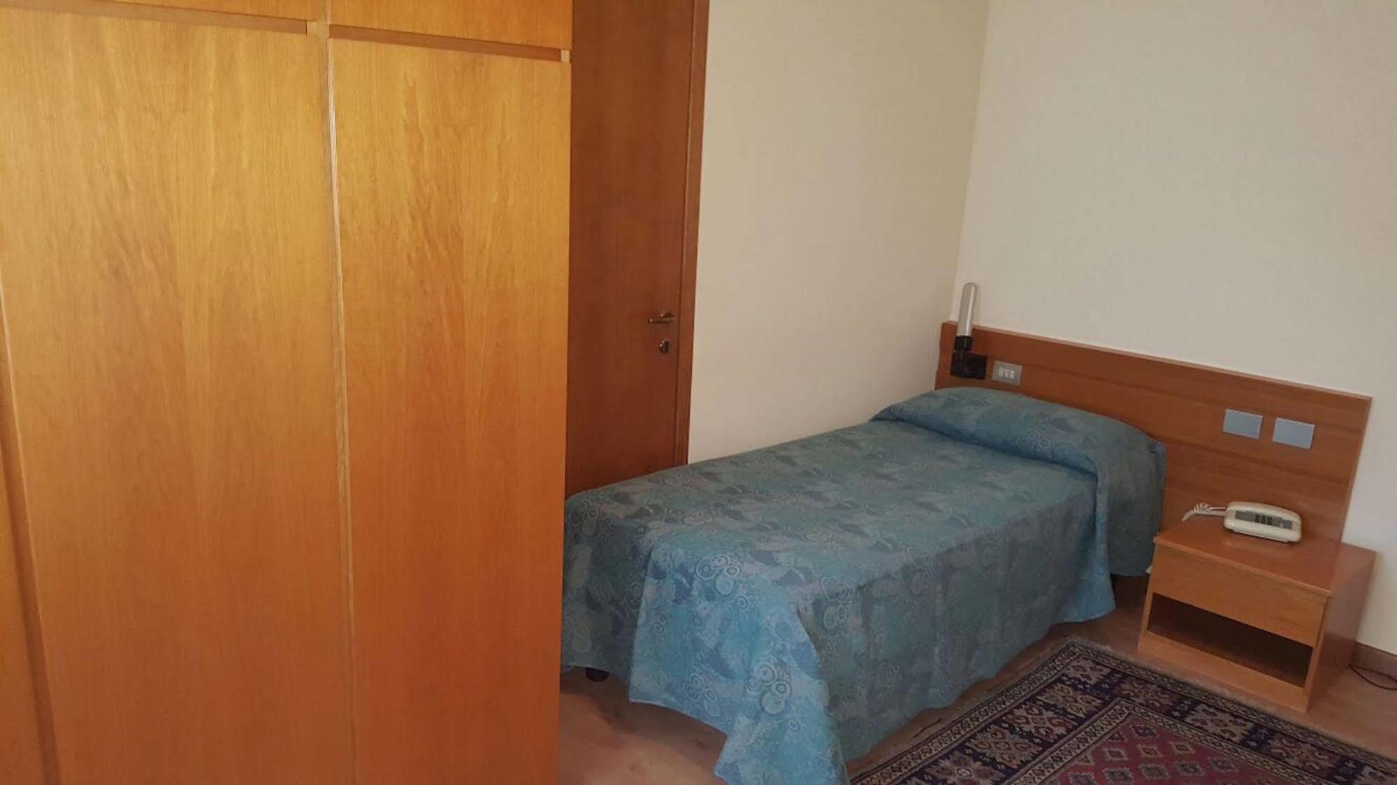 Locanda Alle Officine Buttrio Kültér fotó