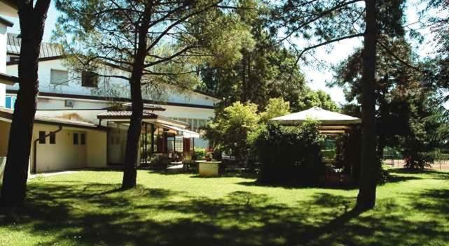 Locanda Alle Officine Buttrio Kültér fotó